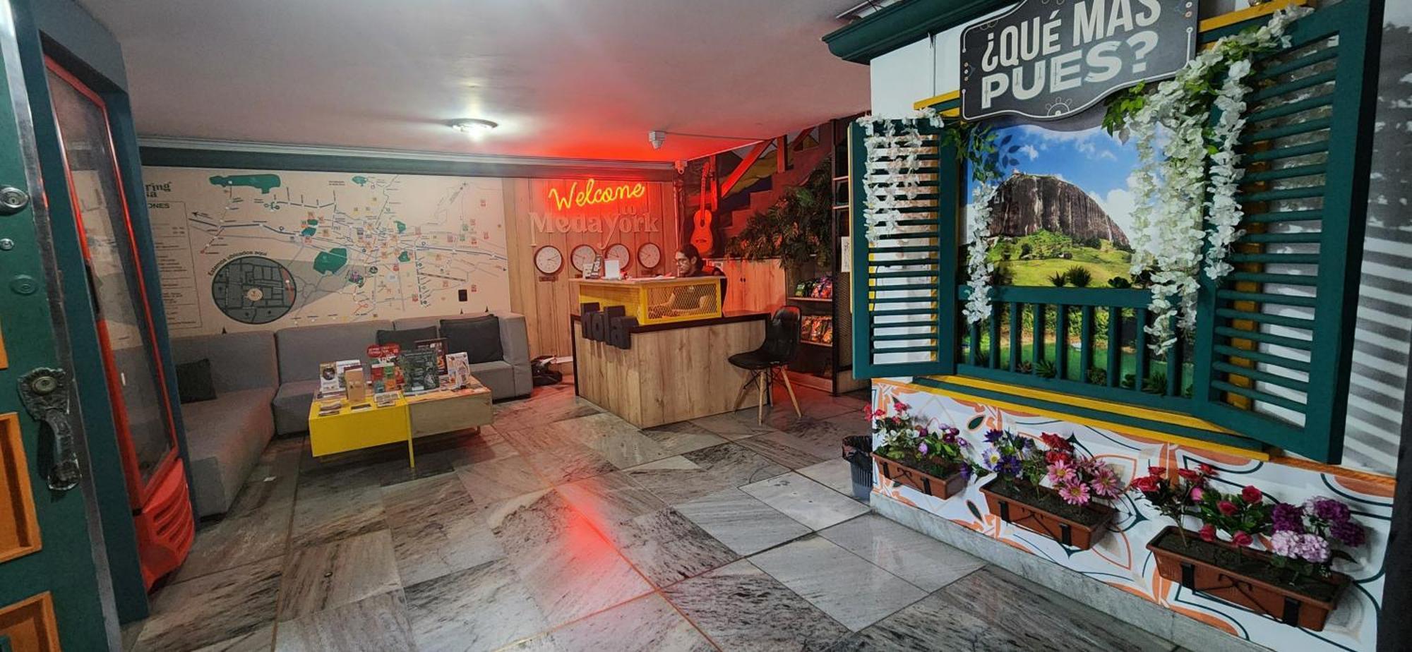 Hostel The Wandering Paisa Medellín Exterior foto